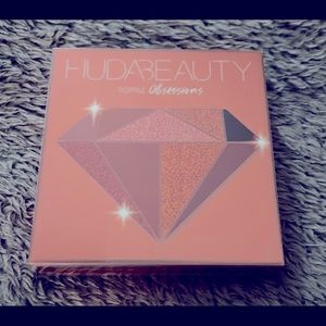 HUDA BEAUTY